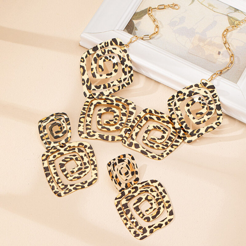 Geometric Trend Circle Spiral Texture Leopard Print Stud Earrings Necklace Suit - Image 2