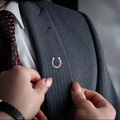 Little Lion Coffee Cup Apple Shape Badge Suit Accessories Creative Men's Brooch - Horseshoe Silver