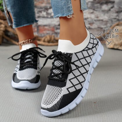 Colorblock Plaid Lace-Up Flyknit Sneakers Ins Mesh Casual Shoes Fashion Breathable Walking Running Sports Shoes For Women - Black, 39
